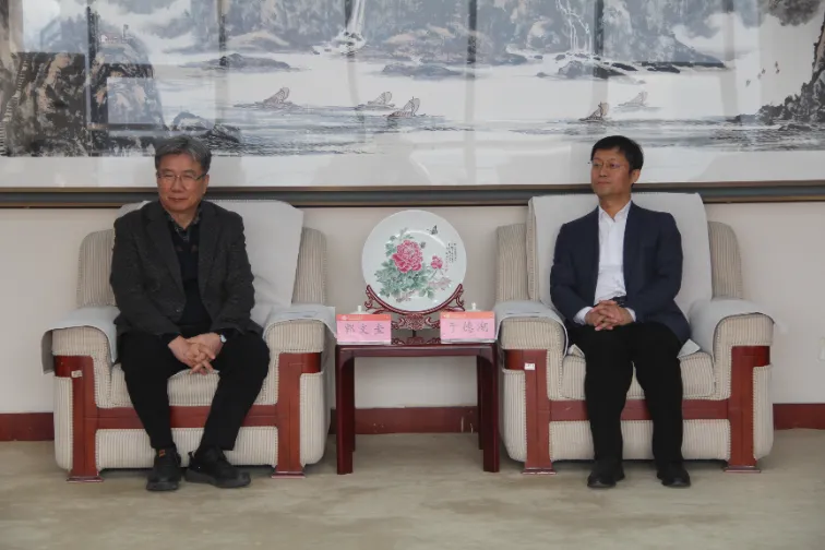 Shandong LANO coopera co profesor KWAK, Moon Kyu, Ph.D. e o representante Liang Tongho da Universidade de Dongguk, Corea do Sur para levar a cabo intercambios e cooperación no campo do control de ruído coa Universidade de Shandong Jianzhu
