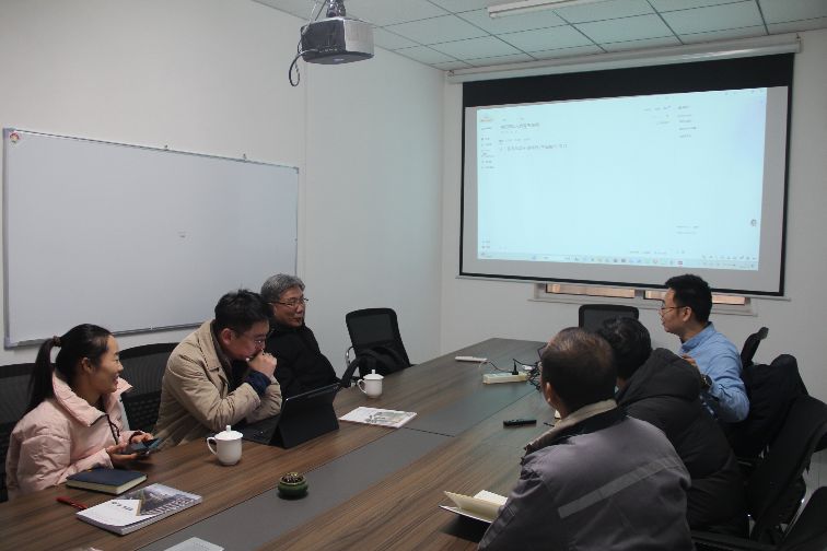 Shandong Lannuo discute o inicio do proxecto para o laboratorio de ruído e o control do ruído co profesor KWAK, Moon Kyu, Ph.D. e o representante Liang Tongho da Universidade de Dongguk, Corea do Sur Shandong Lannuo discute o inicio do proxecto para o laboratorio de ruído e o control do ruído co profesor KWAK, Moon Kyu, Ph.D. e o representante Liang Tongho da Universidade de Dongguk, Corea do Sur